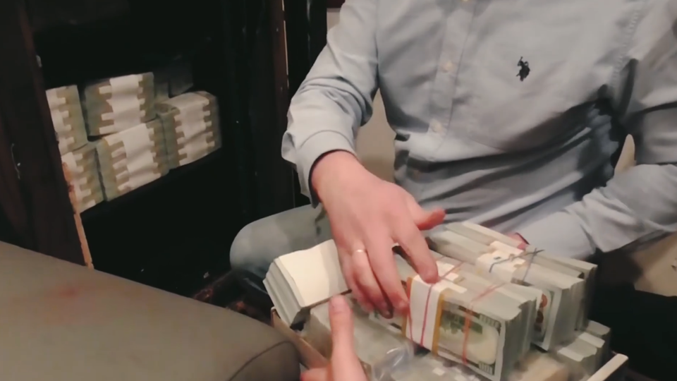 ФОТО: Кадр программы "СОВБЕЗ", РЕН ТВ