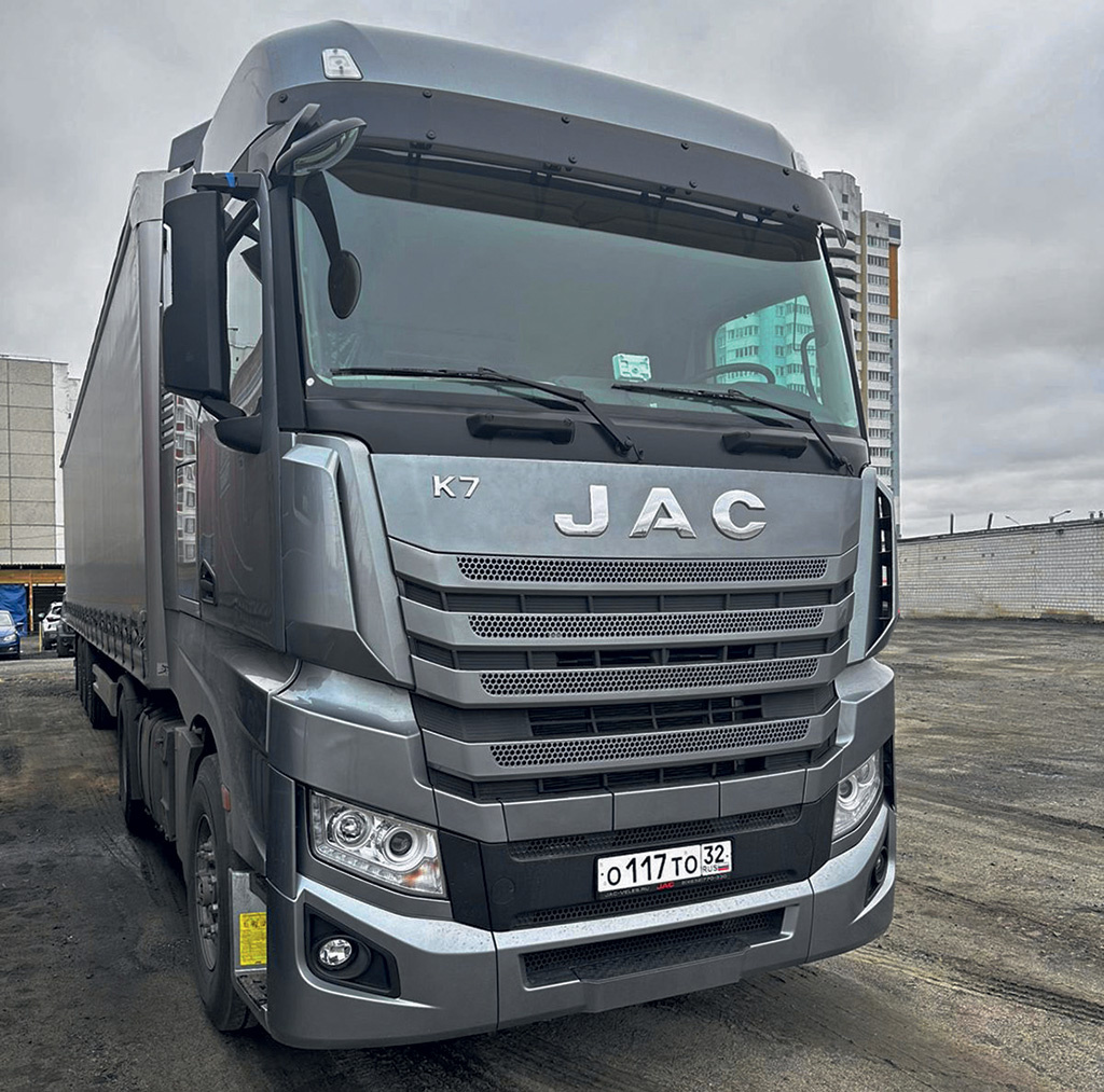 В каждый рейс новая машина, как и остальные в парке, загружается по максимуму — для К7 это 23 тонны.