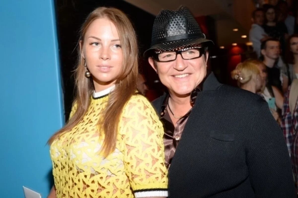    Ростовский шоумен Дибров прокомментировал видео с расстёгнутыми брюками