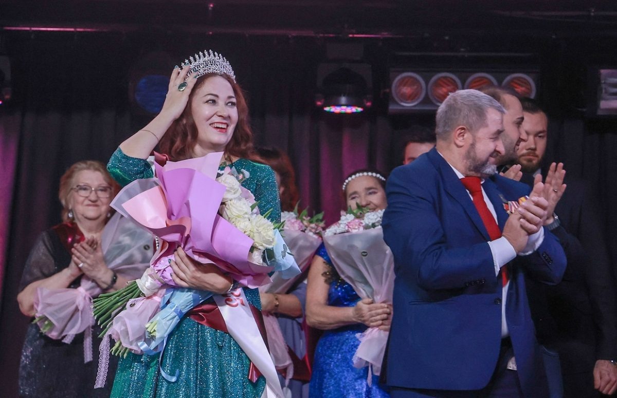    С короной Регина Кузоватова почувствовала себя настоящей королевой