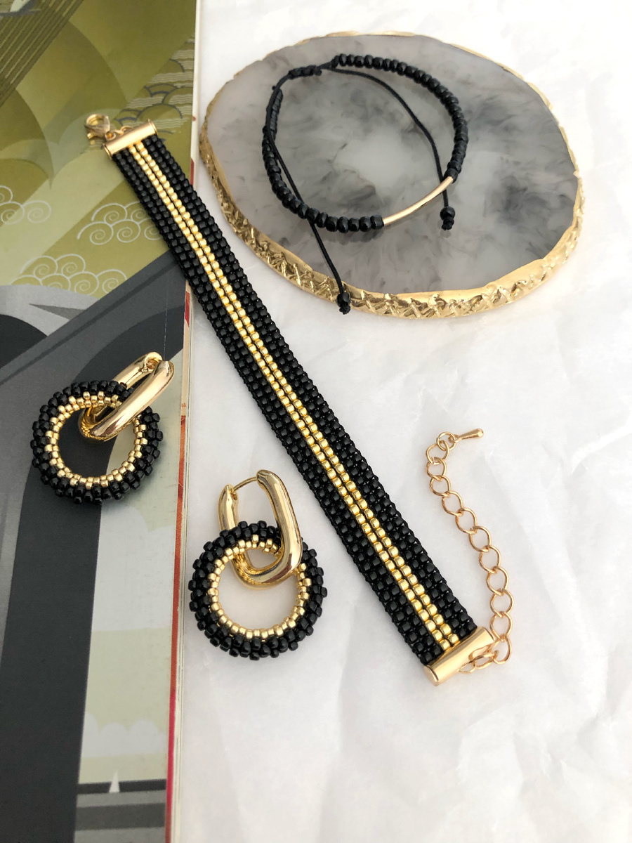 Производство украшений ручной работы не ставит перед собой цели выпустить как можно больше изделий. Главный приоритет – качество. 