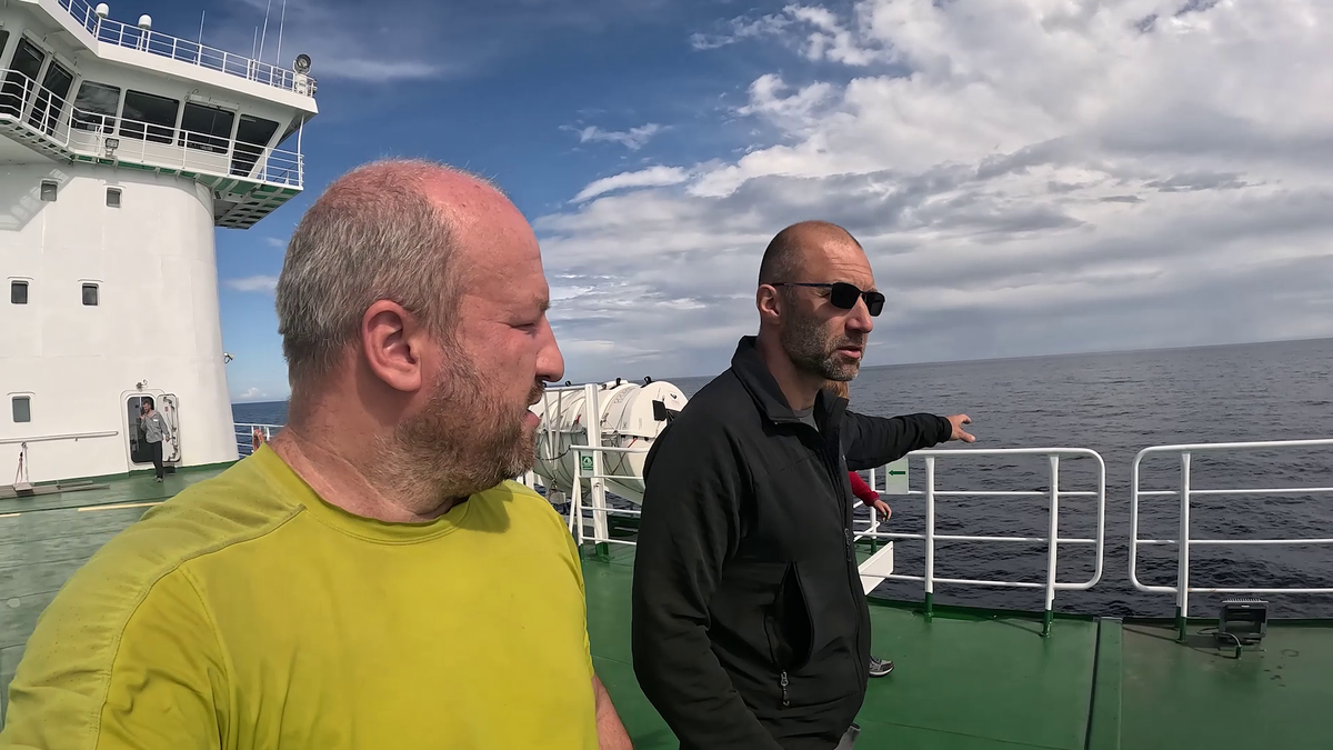 По парому идем мы  - Алексей Жирухин и Александр Еликов