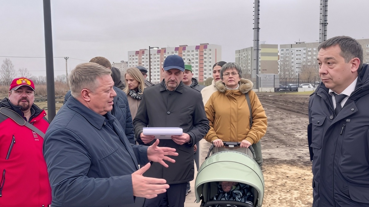    Панков раскритиковал саратовские власти за яму в парке ИзумрудныйНовости Саратова и области – Сетевое издание «Репортер64»