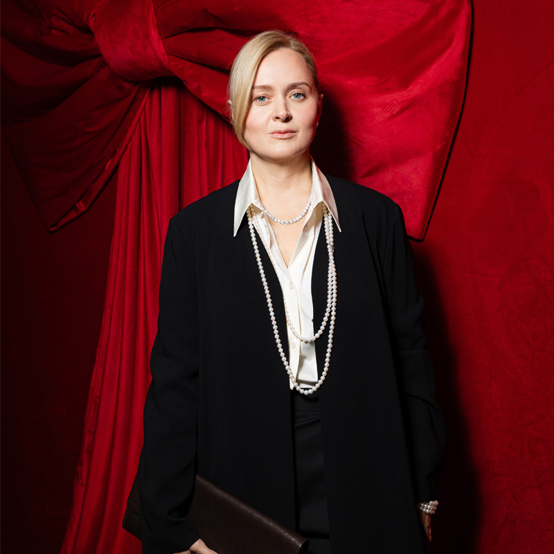 Победительницей в новой номинации «Блистательный образ Mercury» Анна Михалкова в колье и браслете Mercury Classic