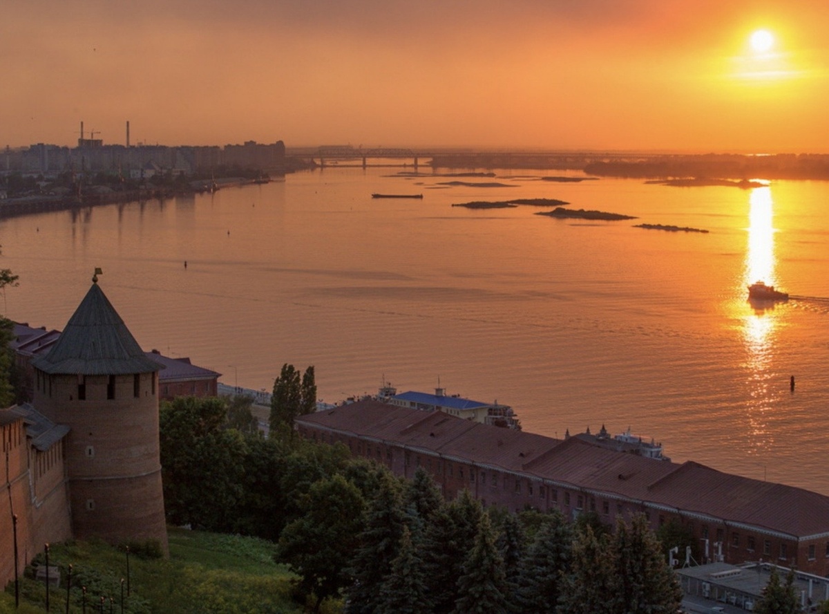 Вид на стрелку с Чкаловской лестницы
