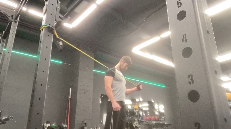 Упражнение №2- Отведение руки в сторону.