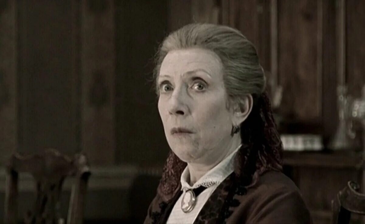 Елизавету Прокофьевну в сериале 2003 года превосходно сыграла блестящая Инна Чурикова