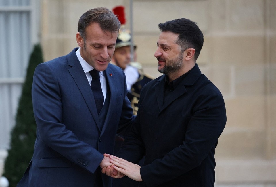    Зеленского тепло встречали во Франции REUTERS