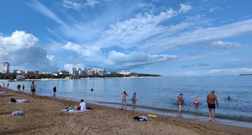    Этот курорт не зря называют "Русские Мальдивы": чистые пляжи, лазурное море и все — за копейки