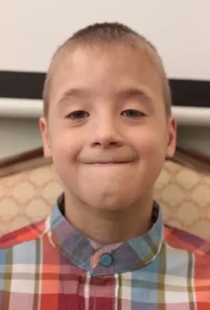 АРТЁМ ИЩЕТ СЕМЬЮ!!!