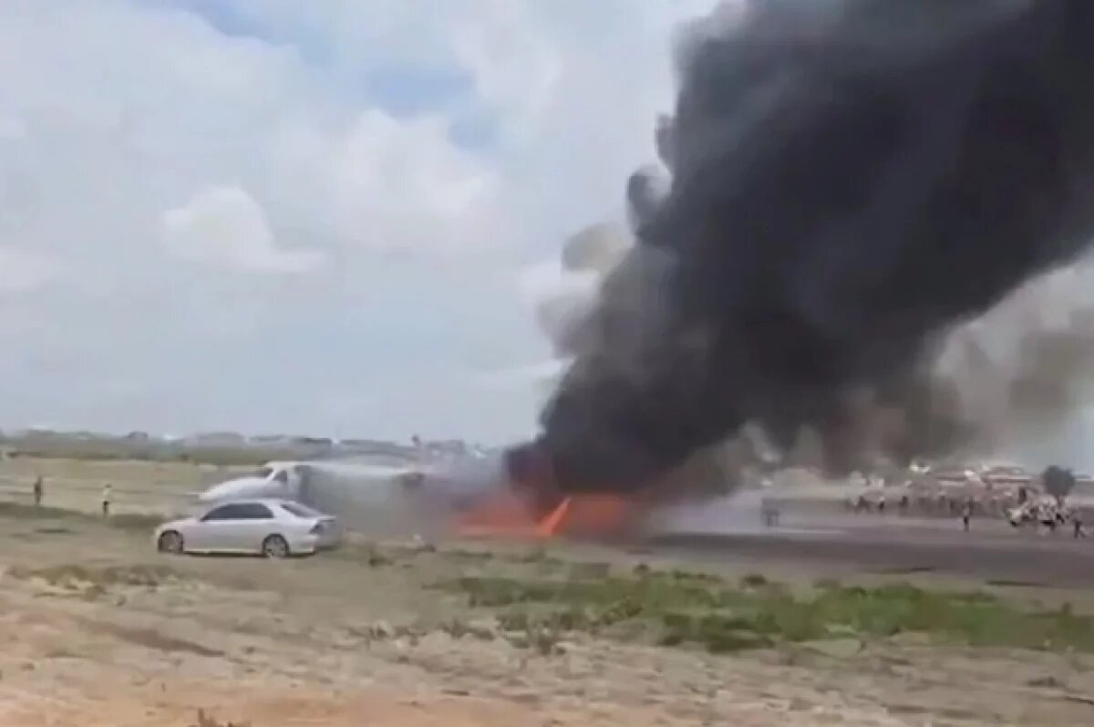    В Конго самолет с министром на борту выкатился за пределы ВПП и загорелся