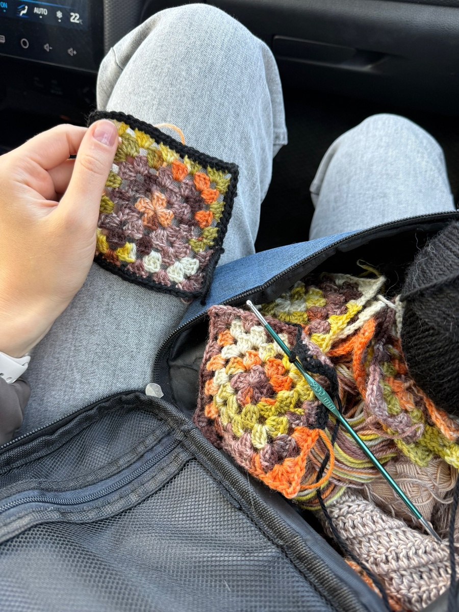 в роли пассажира я предпочитаю вязать