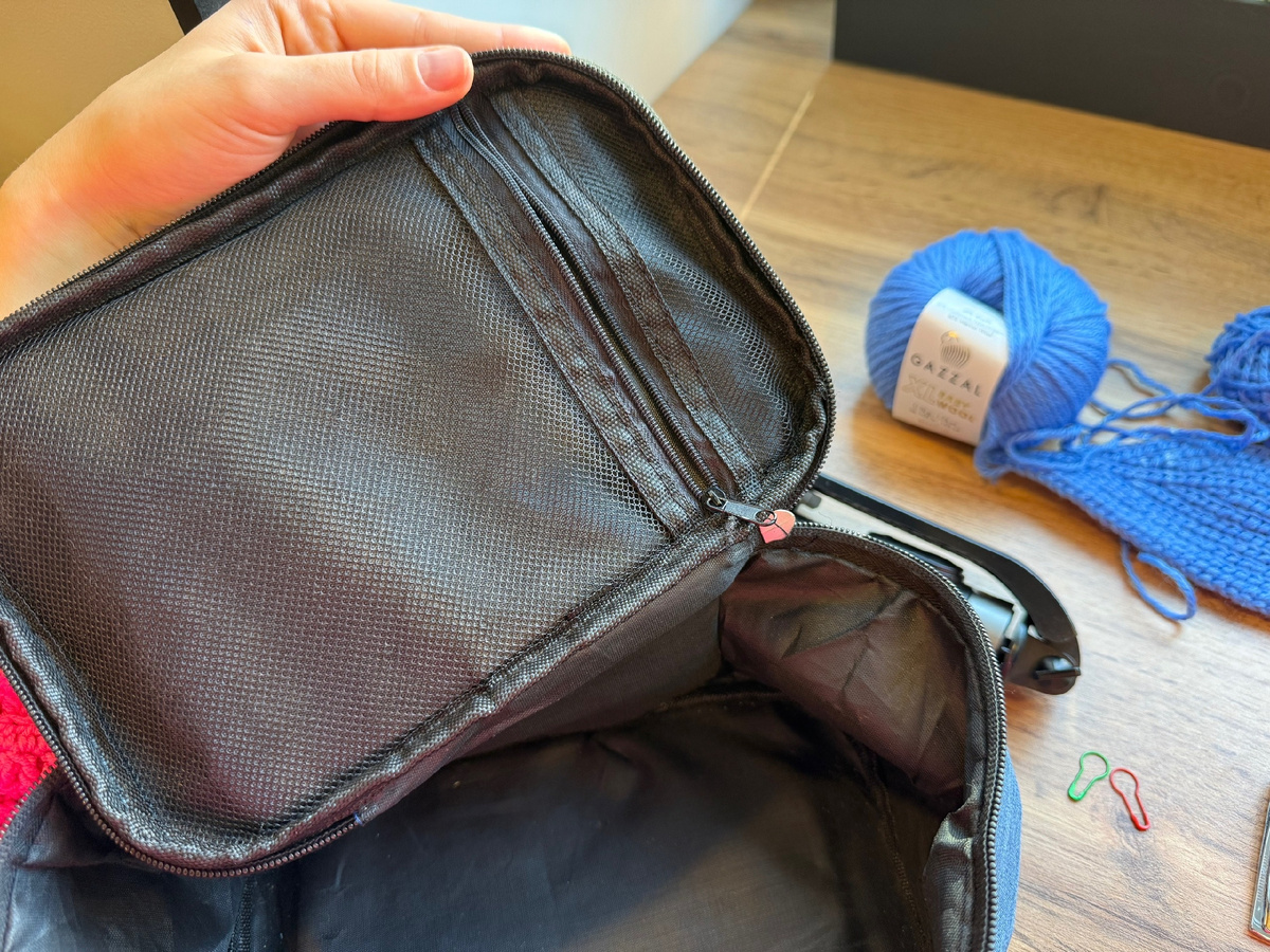 сетчатый кармашек- ничего не потеряется