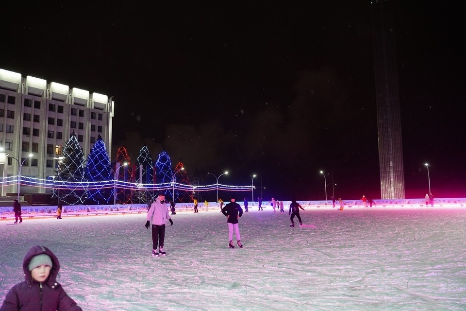    Глава города поручил рассмотреть возможность возрождения катка, знакомого многим по детству и юности Светлана МАКОВЕЕВА