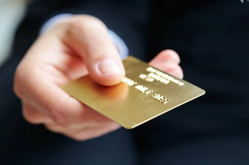 Как сохранить деньги на карте от приставов и коллекторов. Источник фотографии  https://kirov.sledcom.ru/news/item/1534933/?print=1