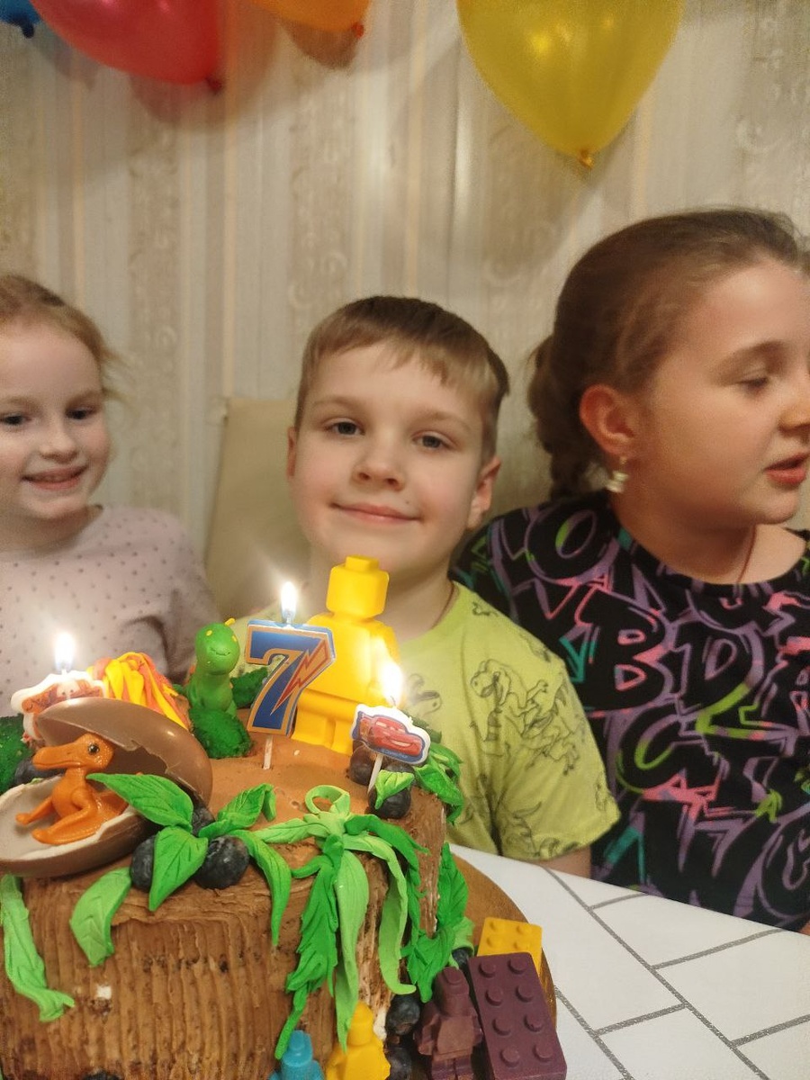 Внук Никита встретил своё семилетие на днях и, скоро у него появится сестрёнка