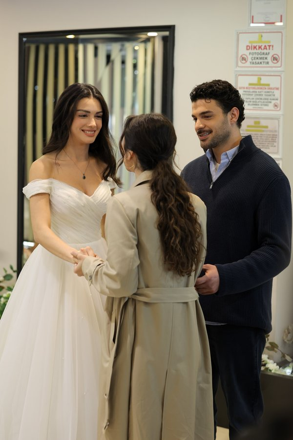 Кадр из сериала «Глаза Чёрного моря» (Gözleri Karadeniz).
Источник: официальный сайт телеканала atv