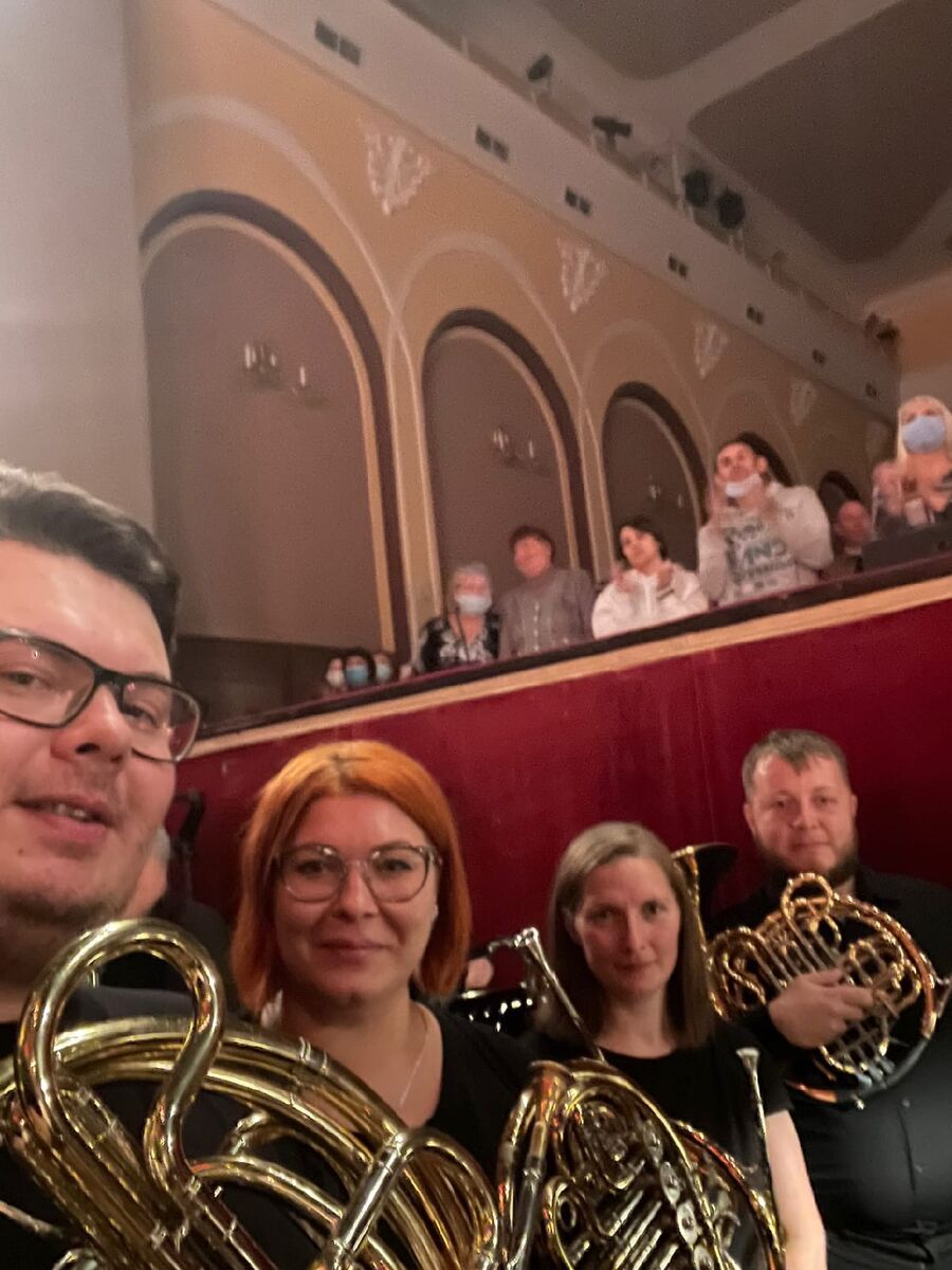 На гастролях