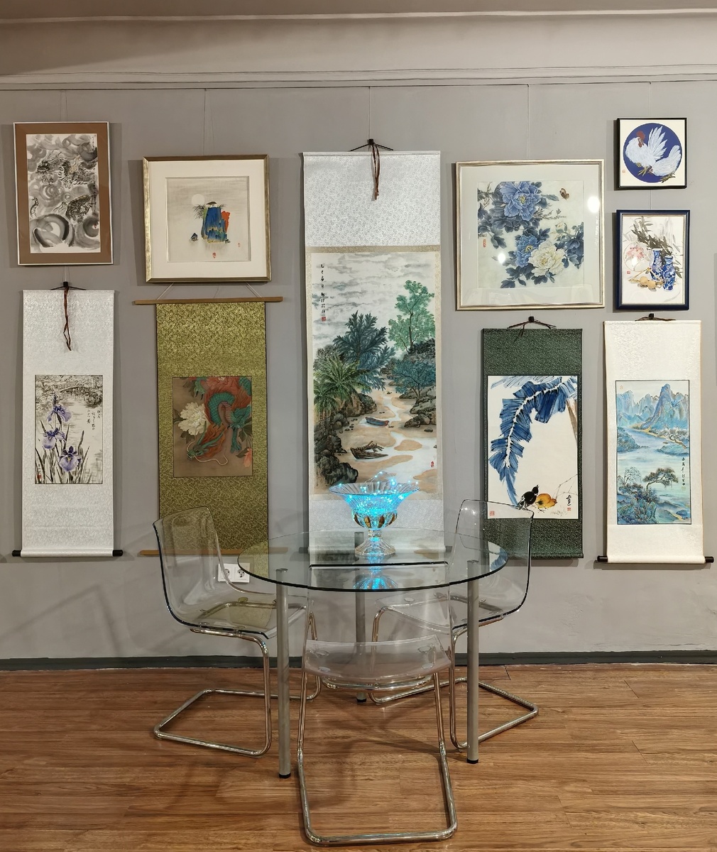 Обычно экспозиция размещается в большом зале на первом этаже здания. Фото со страницы проекта kvartira10.moscow.