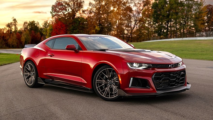    Дорожный Chevrolet Camaro ZL1 шестого поколения