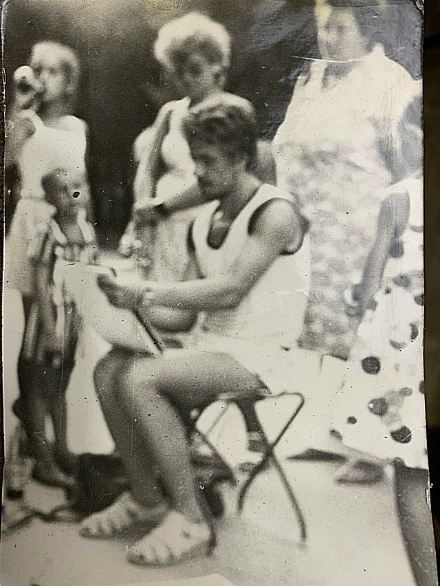 Рисую портреты в Евпатории в году примерно 1987