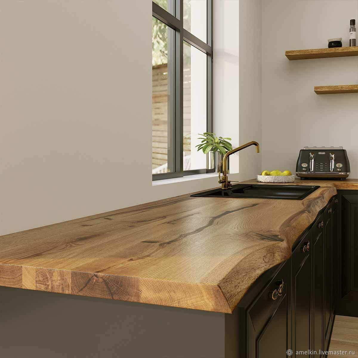 Настоящее дерево с годами не стареет — оно взрослеет. Как хорошее вино. Оно темнеет, проявляет текстуру, отвечает на прикосновения. И что самое важное — его всегда можно «вылечить». Поцарапали? Не беда. Прошли шлифовкой и покрыли маслом — оно снова свежее, но при этом сохранило всю накопленную историю.