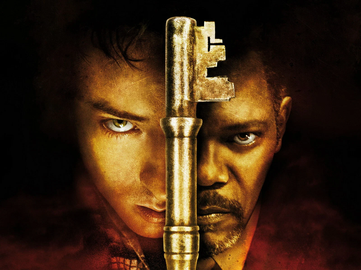 Обложка психологического триллера 1408: Один из самых напряженных фильмов, где каждая деталь обложки отражает внутреннюю борьбу и ужас, скрывающийся за номером 1408 в легендарном отеле Дельфин, (источник: kinopoisk.ru)