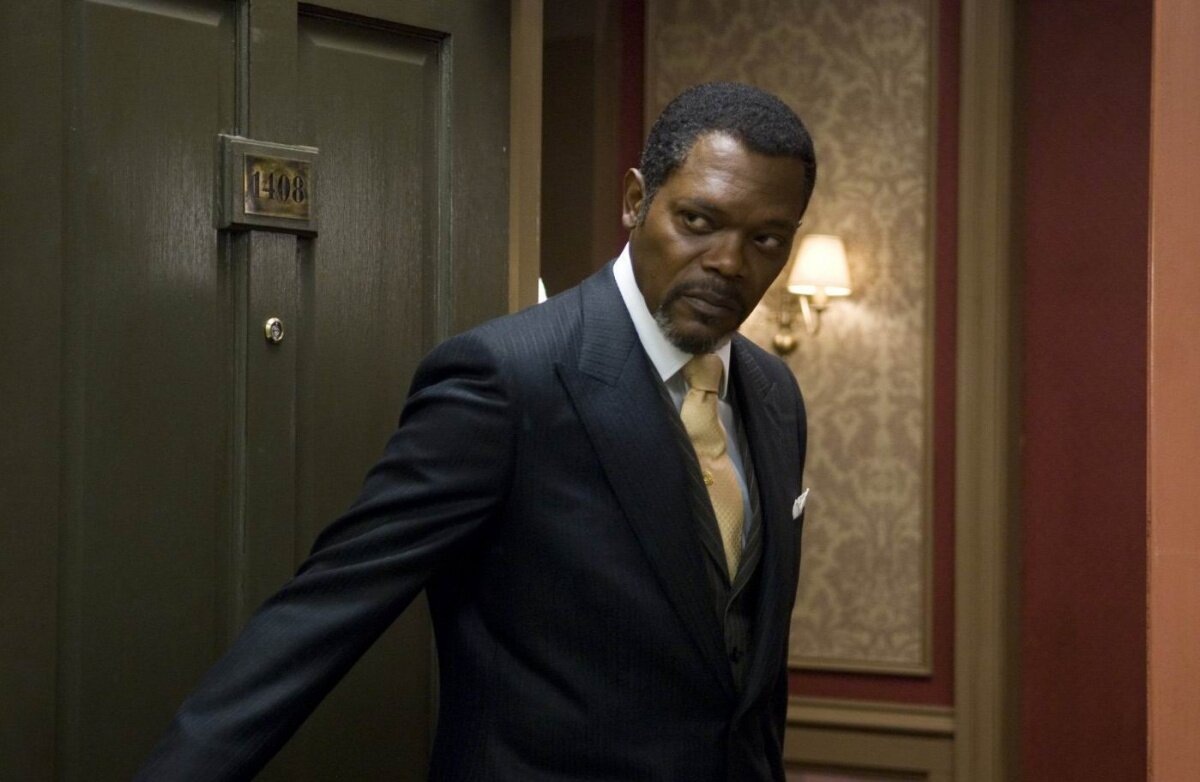 Номер 1408: мистический порог, где начинается сверхъестественный ужас. Культовая сцена из одноимённого фильма по Стивену Кингу, (источник: kinopoisk.ru)