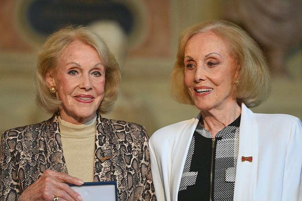    Известные немецкие актрисы, сестры-близнецы Алиса и Эллен Кесслер, умерли в возрасте 93 лет в один день. GLOBAL LOOK PRESS