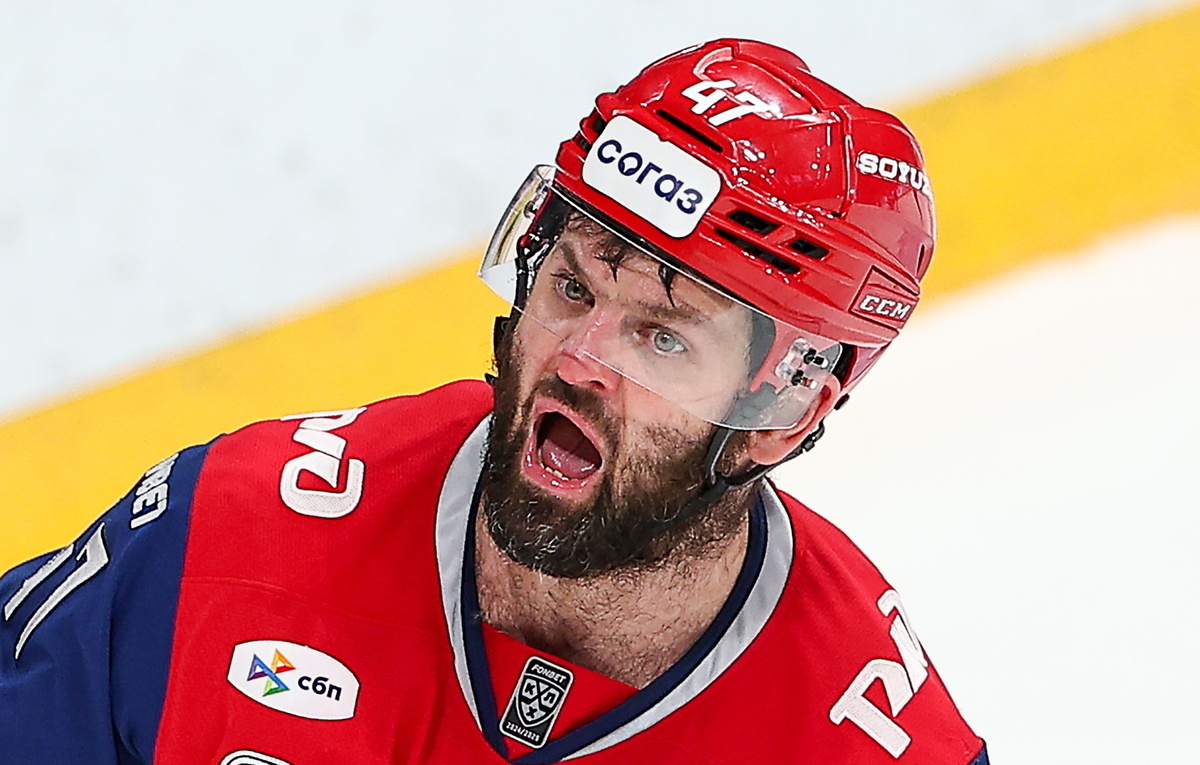    Нападающий "Локомотива" Александр Радулов  Александр Щербак/ТАСС