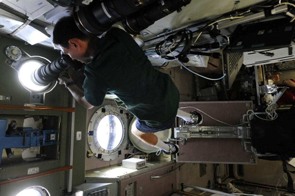 Наблюдение и съемка земной поверхности с борта МКС. Фото: Роскосмос