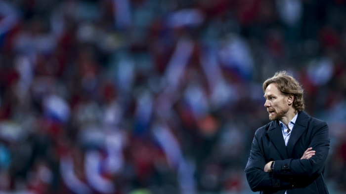 Валерий Карпин