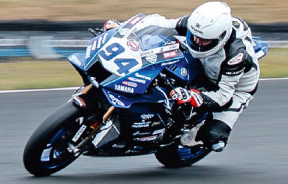 Чудаки на трассе.
В каждом выпуске GP Racing предлагает вам тест-драйв необычного гоночного мотоцикла. Сегодня снова делимся с Вами невероятными ощущениями...