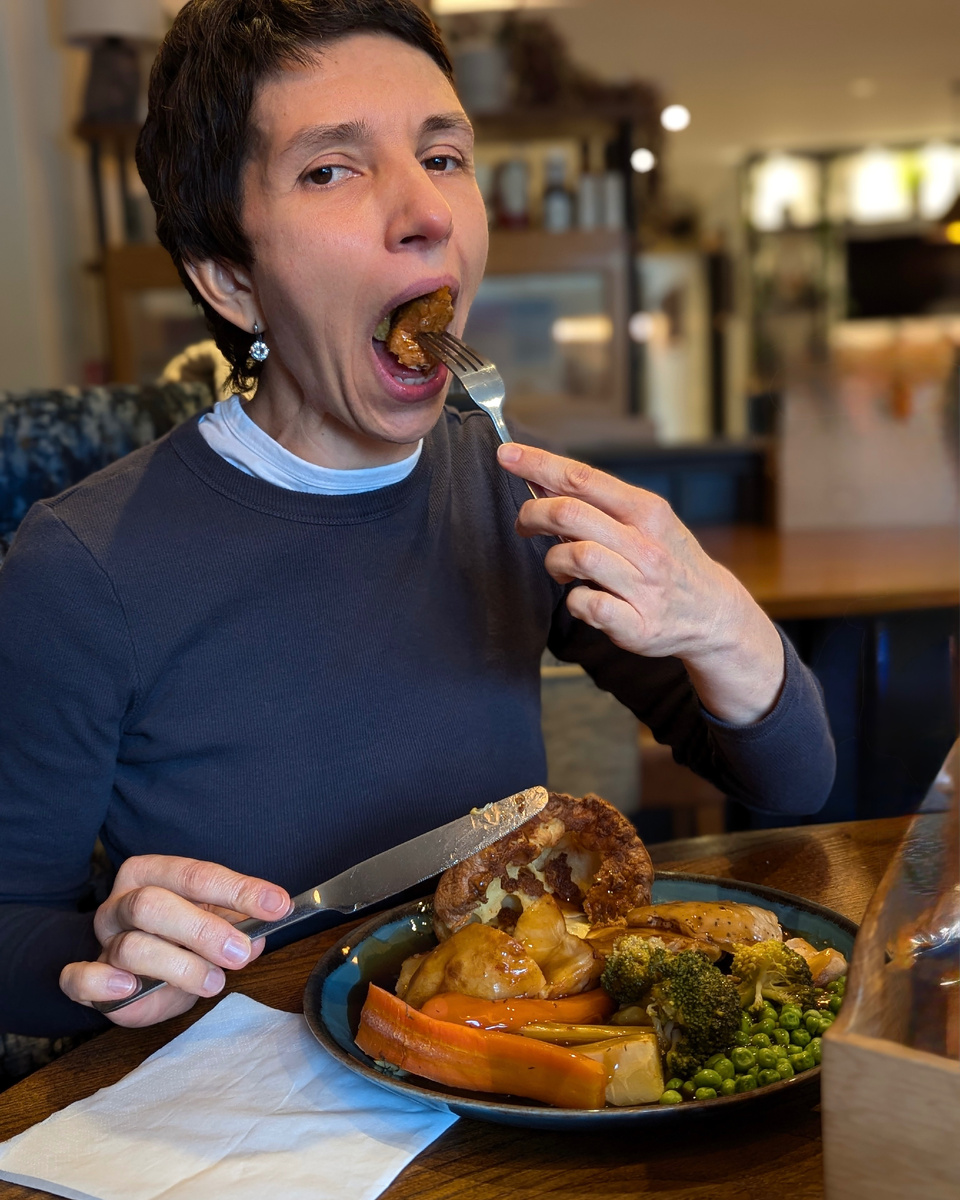 Моя первая вилка британского счастья - Санди Роуст с йоркширским пудингом. Фото из личного архива