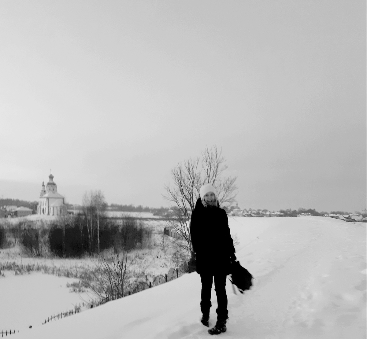 Счастливый автор на лугу