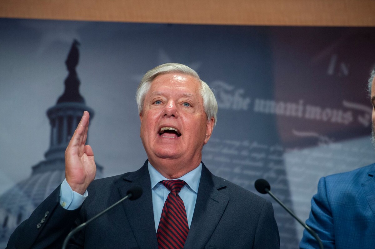    Линдси Грэм (физическое лицо, внесенное в РФ в перечень террористов и экстремистов) / Источник: © Rod Lamkey — CNP/Global Look Press