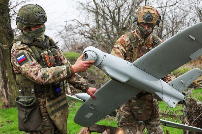 Украинский разведывательный летательный аппарат «Лелека-100», сбитый над тереиторией РФ военнослужащими подразделения ПВО 11-й отдельной гвардейской десантно-штурмовой бригады ВДВ в составе группировки войск «Днепр». Фото Алексея Коновалова