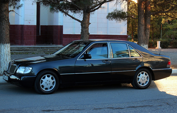 Mercedes-Benz W140