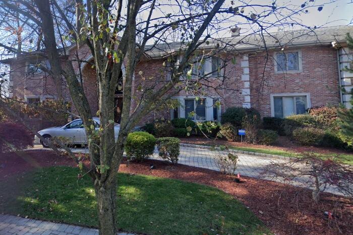 Второй особняк, в котором могут жить члены семьи Елены Малышевой. Фото © google