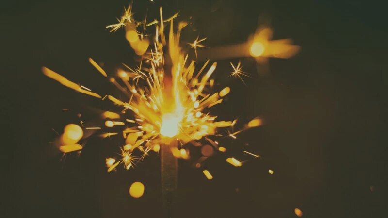     Бенгальские огни. Новый год. СС0