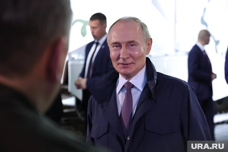     Путин в 2010 году проехал на Lada Kalina по трассе Амур на участке Чита — Хабаровск