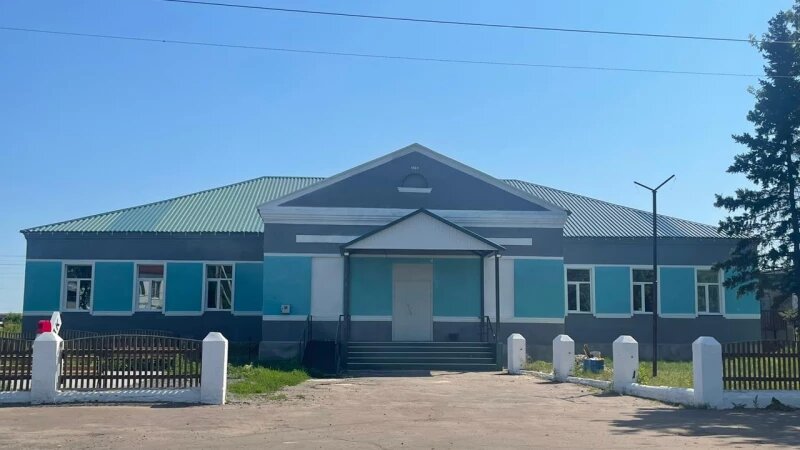     Ремонт в Доме культуры села Кусак. Предоставлено altapress.ru.