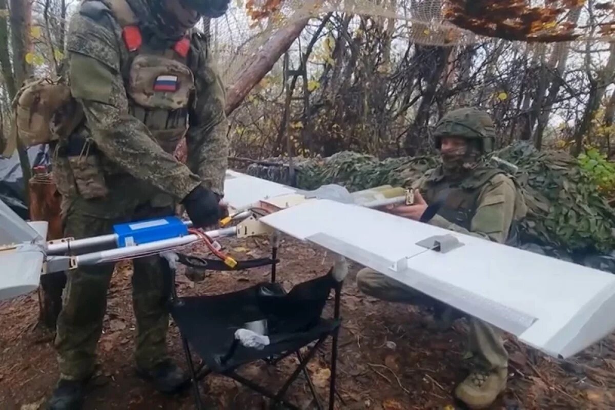    Российские БПЛА продолжают уничтожать военные объекты формирований ВСУ на линии боевого соприкосновения.