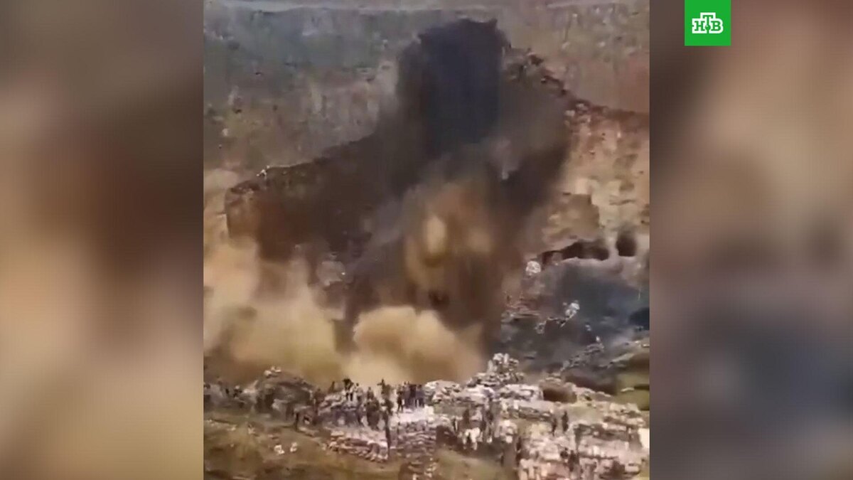    Сход горной породы на рудник в Конго сняли на видео