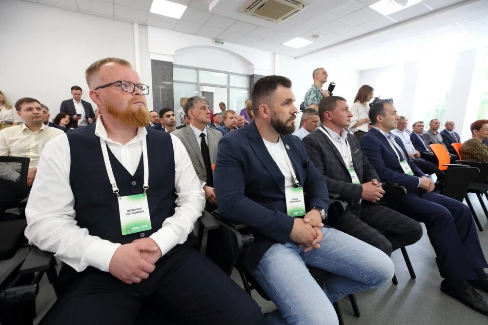      Участники программы подготовки управленческих кадров "Наши Герои", © из тг-канала губернатора Владимира Мазура