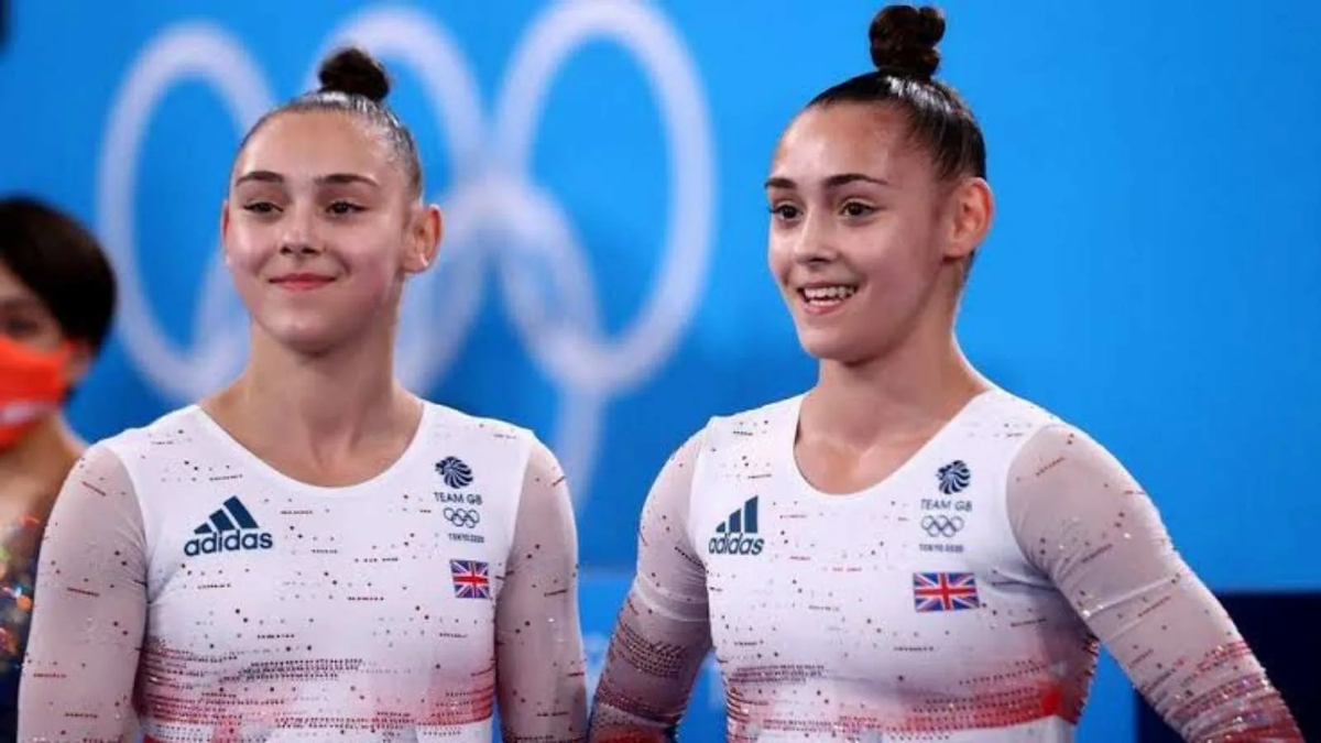 Стандартная, уязвимая ниша - мир гимнастики, куда привлекаются только самые красивые и подготовленные девочки. 