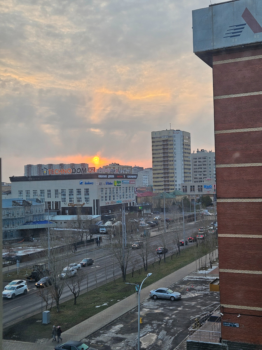 Восход солнца из гостиницы.