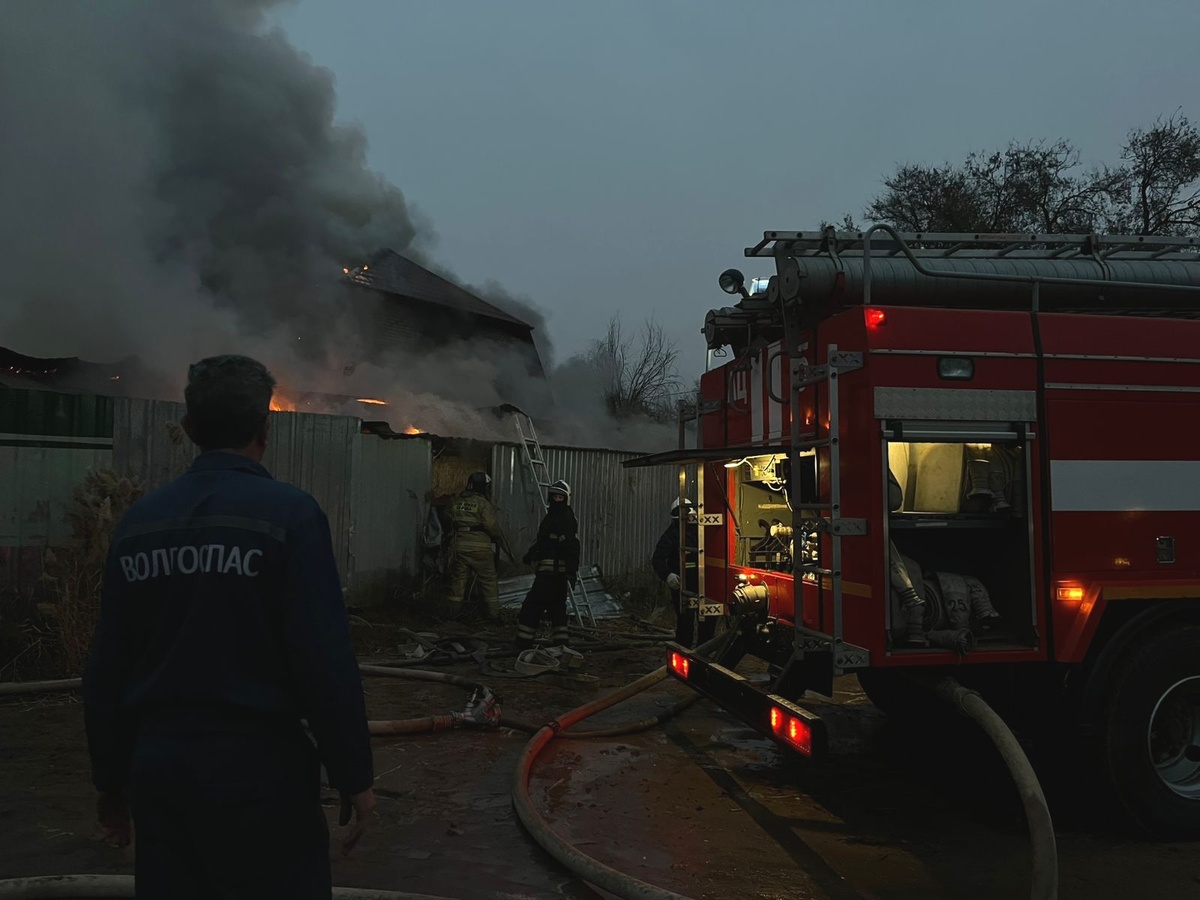 На ул. Майская произошло загорание кровли жилого дома
