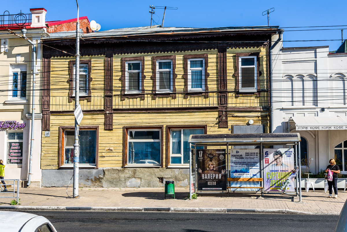 Фрунзе, 143 / Льва Толстого, 28