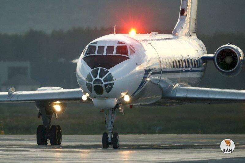    ЕАН / Самолет на взлетной полосе